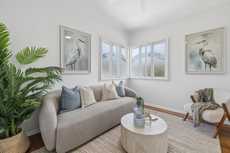 Photo - 31 Rainworth Road, Bardon QLD 4065 - Image 2