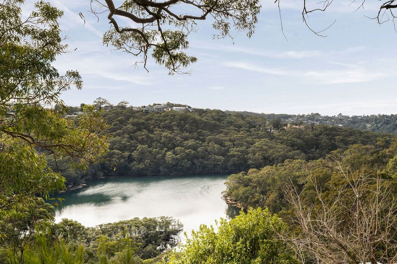 Photo - 31 Rembrandt Drive, Middle Cove NSW 2068 - Image 2