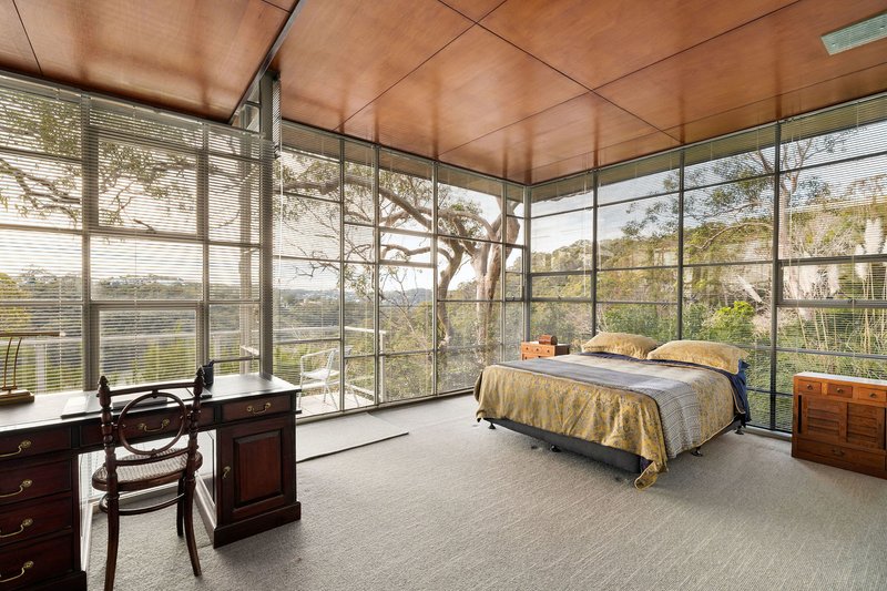 Photo - 31 Rembrandt Drive, Middle Cove NSW 2068 - Image 12
