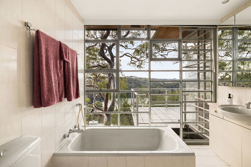 Photo - 31 Rembrandt Drive, Middle Cove NSW 2068 - Image 13