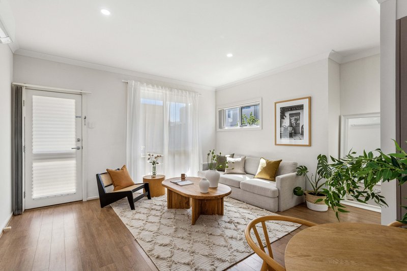 Photo - 31 Robinson Street, Mawson Lakes SA 5095 - Image 3