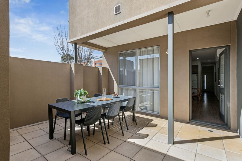 Photo - 31 Robinson Street, Mawson Lakes SA 5095 - Image 13