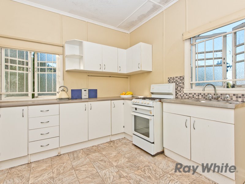 Photo - 31 Rowell Street, Zillmere QLD 4034 - Image 8