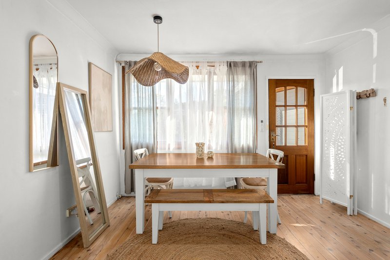 Photo - 31 Rowley Avenue, Mount Warrigal NSW 2528 - Image 4