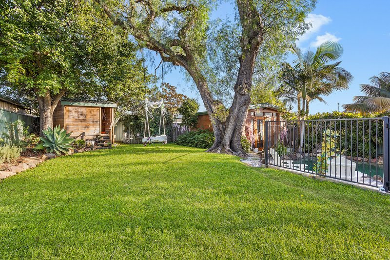 Photo - 31 Rowley Avenue, Mount Warrigal NSW 2528 - Image 9