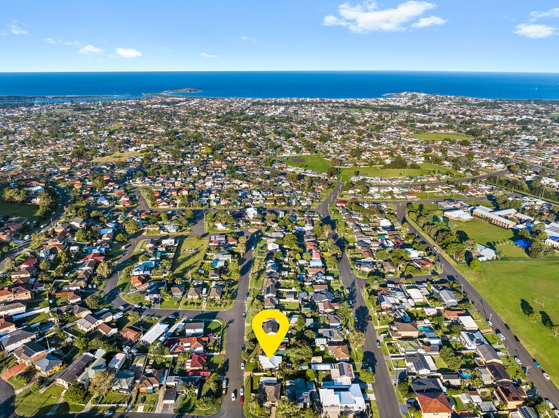 Photo - 31 Rowley Avenue, Mount Warrigal NSW 2528 - Image 13