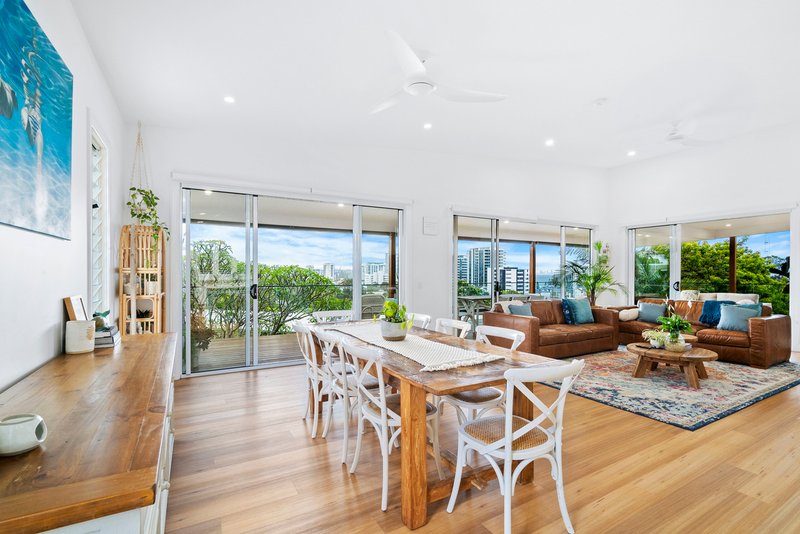 Photo - 31 Rutledge Street, Coolangatta QLD 4225 - Image 3