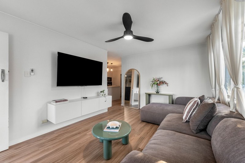 Photo - 31 Saint Patrick Avenue, Kuraby QLD 4112 - Image 4