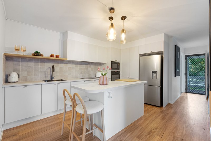 Photo - 31 Saint Patrick Avenue, Kuraby QLD 4112 - Image 5