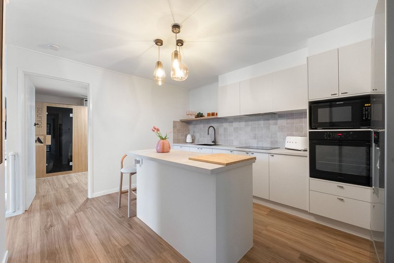 Photo - 31 Saint Patrick Avenue, Kuraby QLD 4112 - Image 6