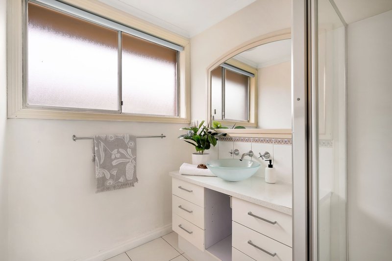 Photo - 31 Samada Street, Notting Hill VIC 3168 - Image 17