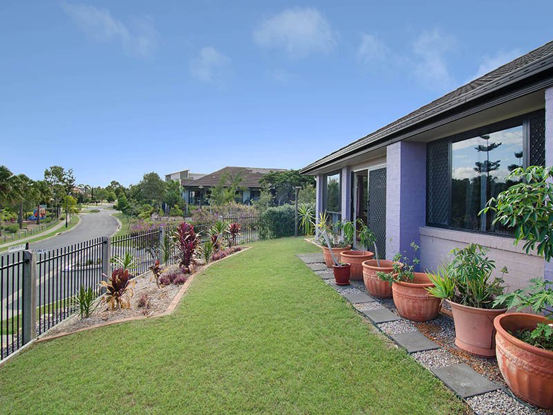 Photo - 31 Sandpiper Avenue, North Lakes QLD 4509 - Image 9