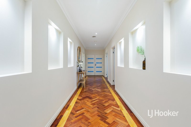 Photo - 31 Santander Crescent, Point Cook VIC 3030 - Image 3