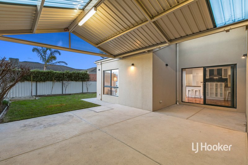 Photo - 31 Santander Crescent, Point Cook VIC 3030 - Image 22