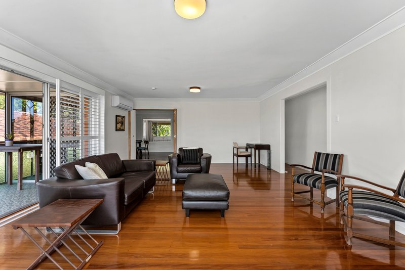 Photo - 31 Santley Street, Mount Gravatt QLD 4122 - Image 3