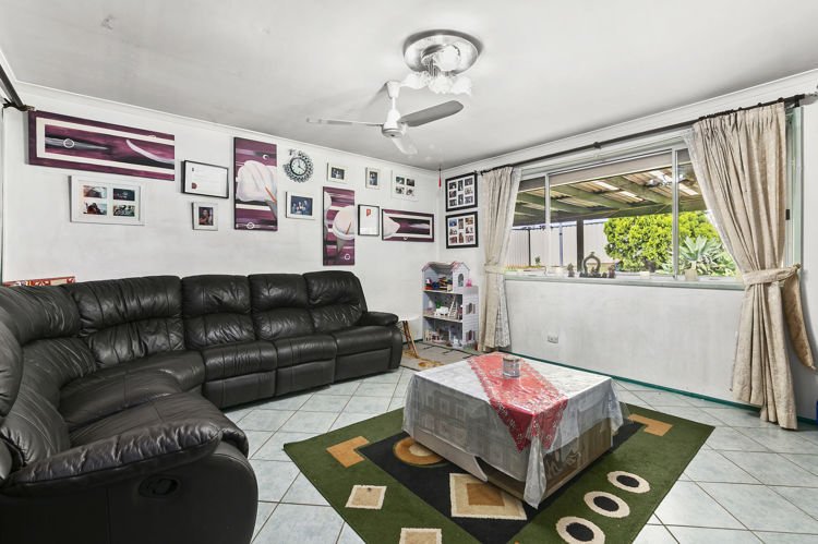 Photo - 31 Scobie Street, Doonside NSW 2767 - Image 4