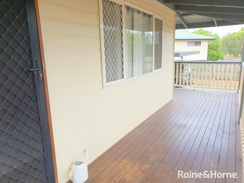 Photo - 31 Sealy Street, Silkstone QLD 4304 - Image 7