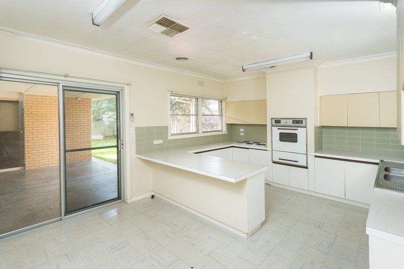 Photo - 31 Service Street, Tatura VIC 3616 - Image 6