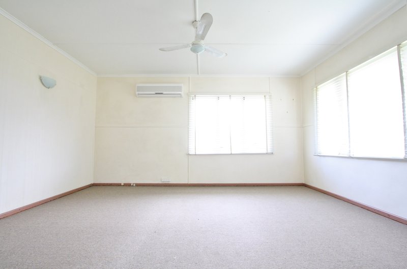 Photo - 31 Seville Road, Holland Park QLD 4121 - Image 4