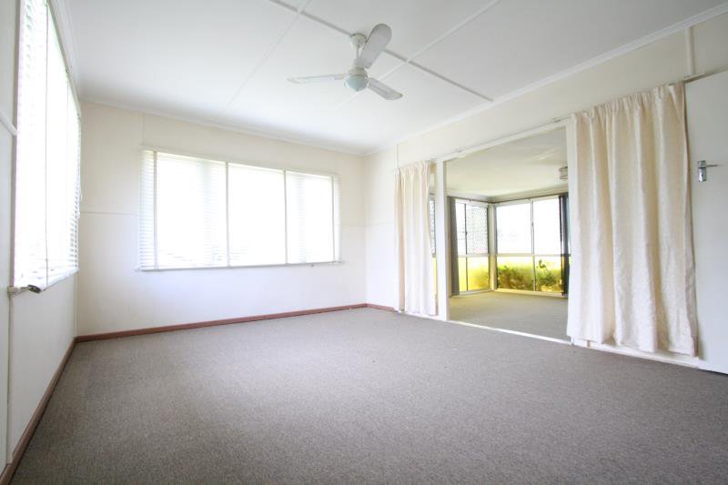 Photo - 31 Seville Road, Holland Park QLD 4121 - Image 5