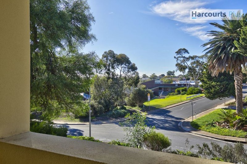 Photo - 31 Shamrock Road, Hallett Cove SA 5158 - Image 16