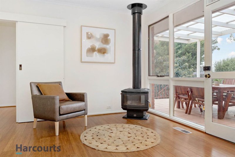 Photo - 31 Shepherd Road, Glen Waverley VIC 3150 - Image 6