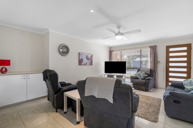 Photo - 31 Sigatoka Place, Clear Island Waters QLD 4226 - Image 9