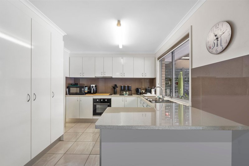 Photo - 31 Sigatoka Place, Clear Island Waters QLD 4226 - Image 11