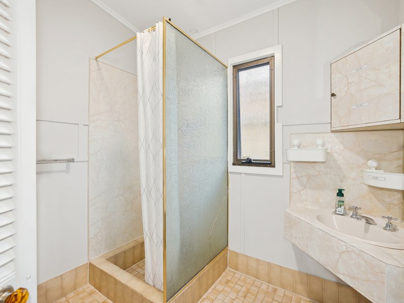 Photo - 31 Station Street, Cannington WA 6107 - Image 15