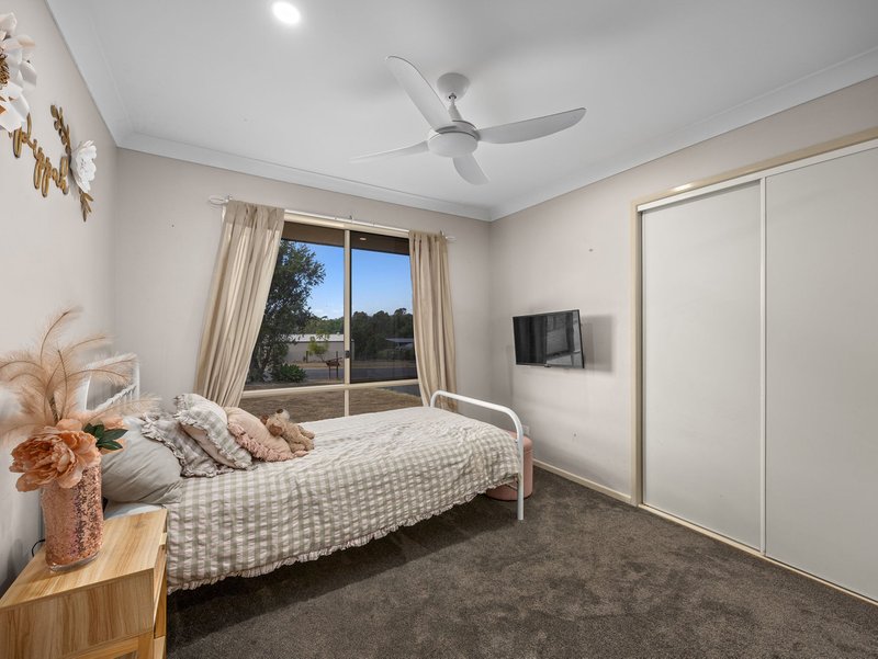 Photo - 31 Stephenson Crescent, Kensington Grove QLD 4341 - Image 14