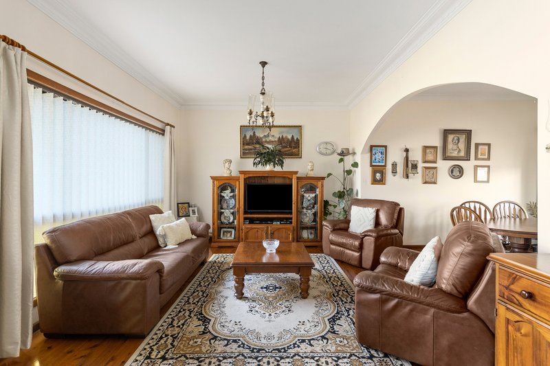 Photo - 31 Strathearn Avenue, Wollongong NSW 2500 - Image 3