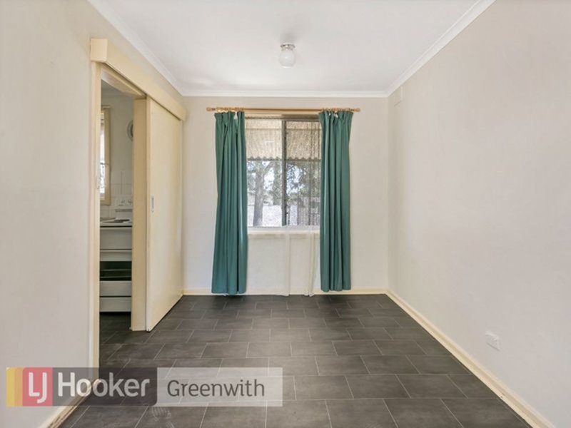 Photo - 31 Stratton Road, Elizabeth Downs SA 5113 - Image 4