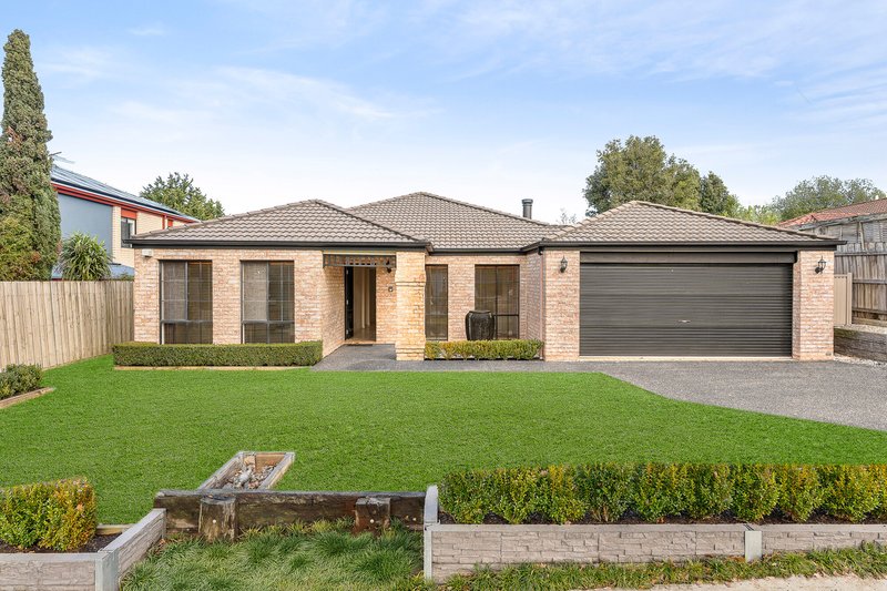 Photo - 31 Streeton Way, Berwick VIC 3806 - Image 1