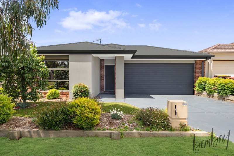 Photo - 31 Stringybark Avenue, Wallan VIC 3756 - Image 1