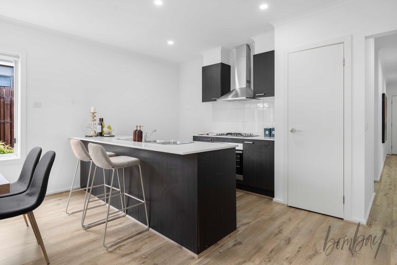 Photo - 31 Stringybark Avenue, Wallan VIC 3756 - Image 4