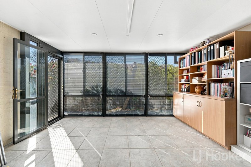 Photo - 31 Stringybark Drive, Jerrabomberra NSW 2619 - Image 8