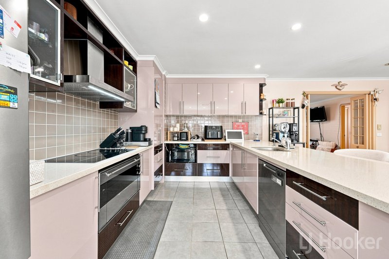 Photo - 31 Stringybark Drive, Jerrabomberra NSW 2619 - Image 10