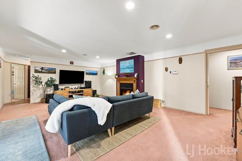 Photo - 31 Stringybark Drive, Jerrabomberra NSW 2619 - Image 15