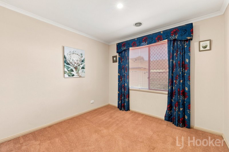 Photo - 31 Stringybark Drive, Jerrabomberra NSW 2619 - Image 16