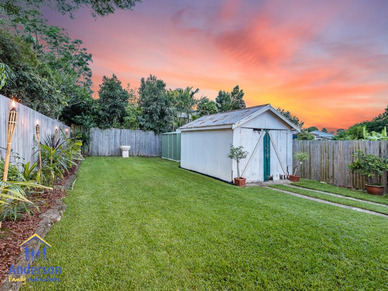 Photo - 31 Sutton Avenue, Sandgate QLD 4017 - Image 3