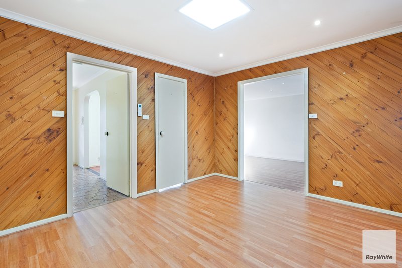 Photo - 31 Swindon Crescent, Keilor Downs VIC 3038 - Image 3