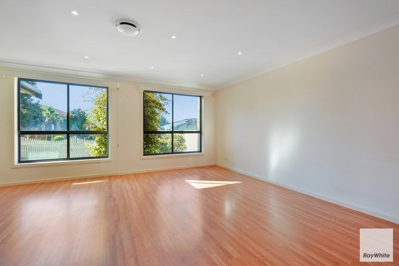 Photo - 31 Swindon Crescent, Keilor Downs VIC 3038 - Image 5