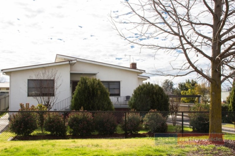 Photo - 31 Sydney Street, Tumut NSW 2720 - Image 1