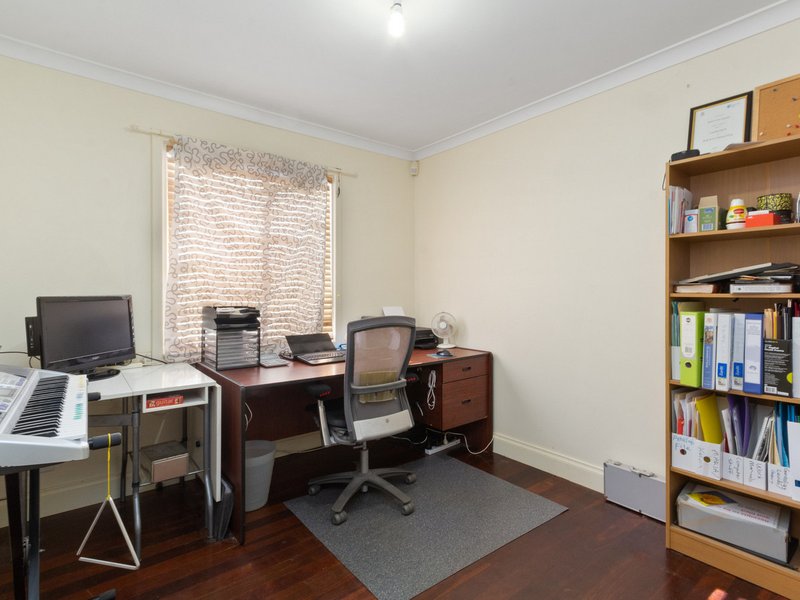 Photo - 31 Tangmere Way, Balga WA 6061 - Image 5