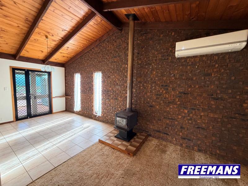 Photo - 31 Tessmanns Road, Kingaroy QLD 4610 - Image 11