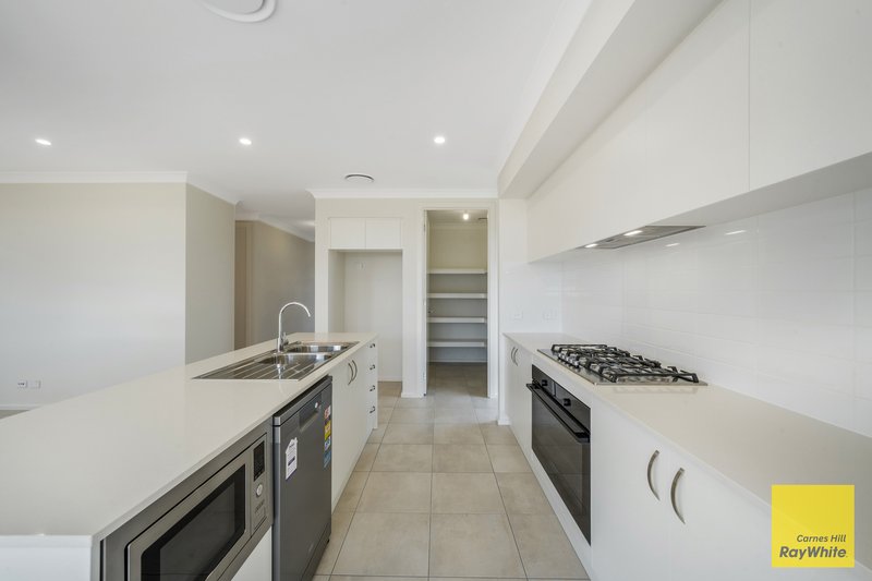 Photo - 31 Thirteenth Avenue, Austral NSW 2179 - Image 5