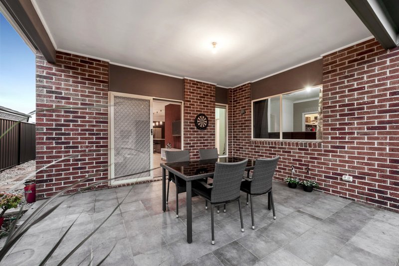 Photo - 31 Thorngrove Avenue, Craigieburn VIC 3064 - Image 10