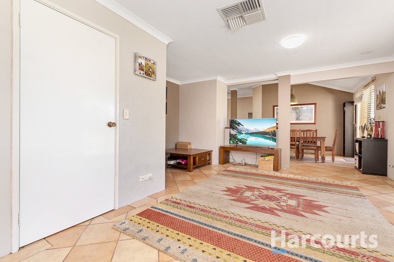 Photo - 31 Timely Hostess Mews, Mariginiup WA 6078 - Image 7