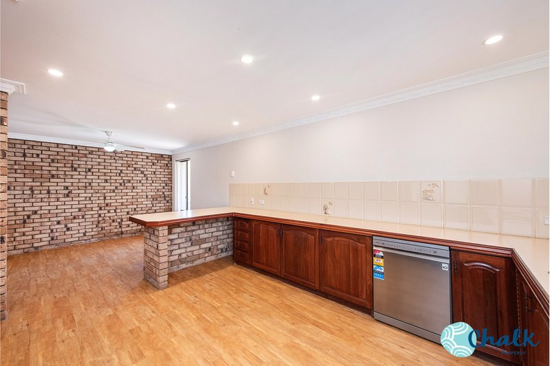 Photo - 31 Torcross Street, Warnbro WA 6169 - Image 7