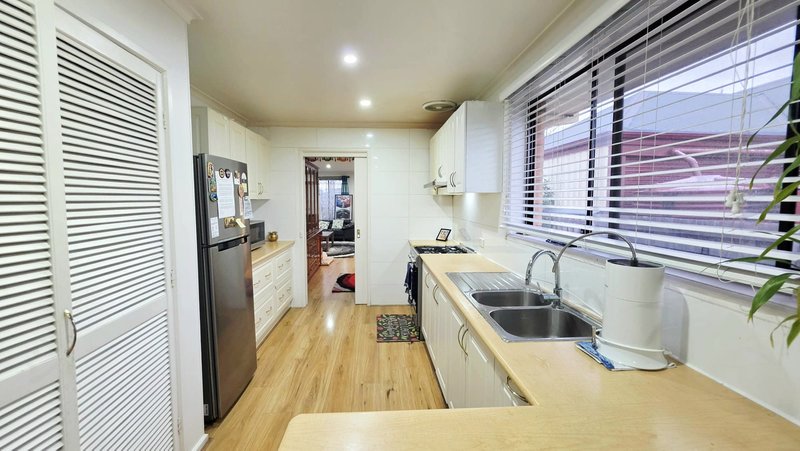Photo - 31 Tower Road, Werribee VIC 3030 - Image 8